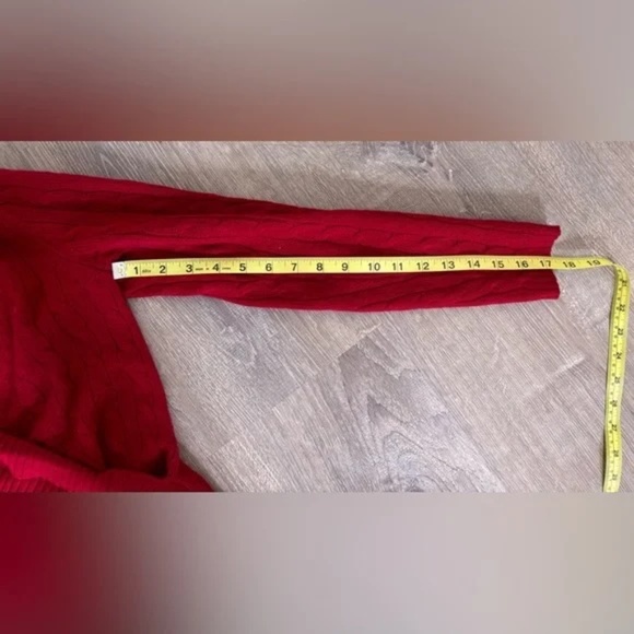 Saks Fifth Avenue . 100% CASHMERE . faux wrap v-neck cable knit red sweater - Picture 5 of 6